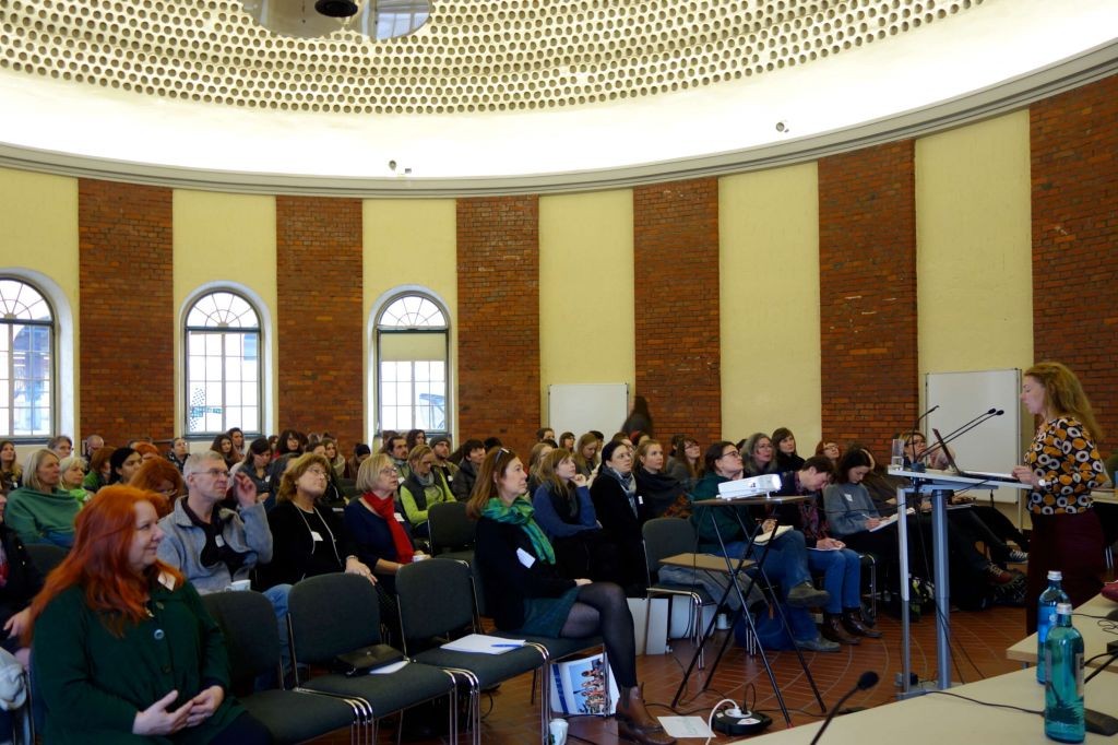 Vortrag Simone Schwarz bFachtag Genitalverstümmelung in der Universität Kassel 